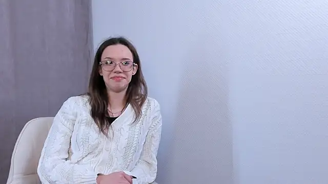 FabiolaCowing online show from October 21, 2025, 4:06 pm