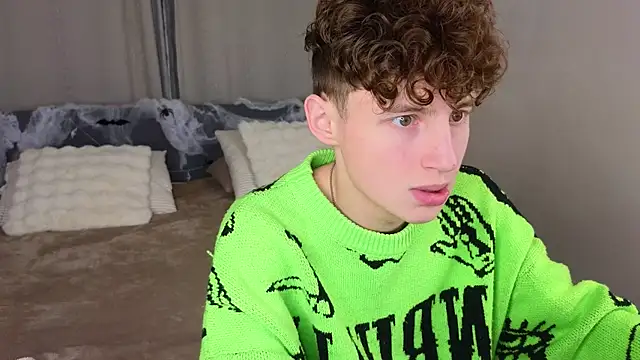 crisp1n online show from November 6, 2025, 2:54 pm