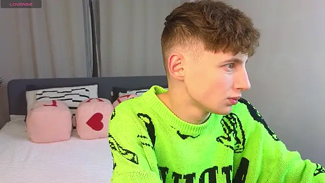 crisp1n online show from November 26, 2025, 4:51 pm