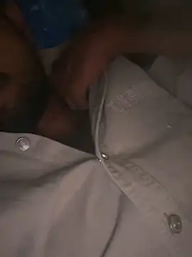 MacroSign13 online show from November 17, 2025, 2:43 pm