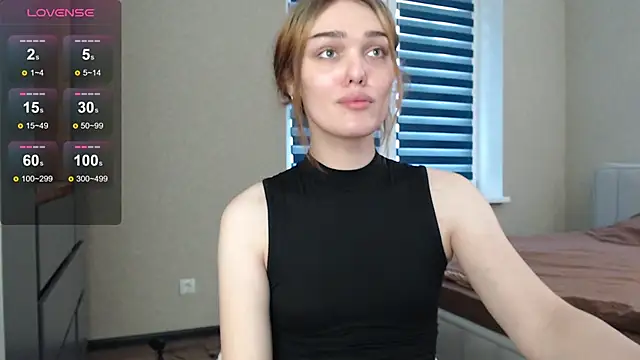 EmiliaRhodes online show from November 20, 2025, 1:01 pm