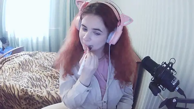 Snapshot of MadamDestiny chatting on October 20, 2025, 9:54 am MadamDestiny online show from October 20, 2025, 9:54 am