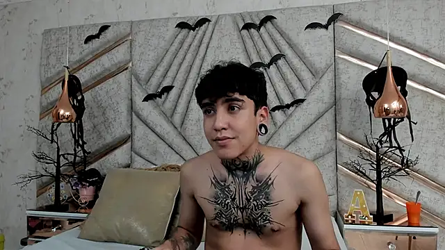 Snapshot of SantiOlsen chatting on November 5, 2025, 3:20 am SantiOlsen online show from November 5, 2025, 3:20 am