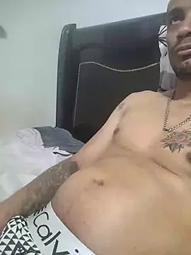 Snapshot of Michell85 chatting on November 8, 2025, 12:14 am Michell85 online show from November 8, 2025, 12:14 am