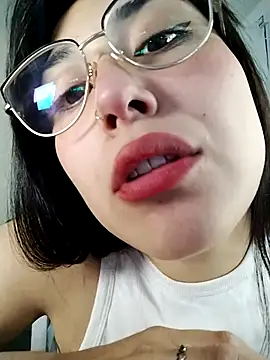 Chinitaaa28 online show from November 18, 2025, 10:29 am