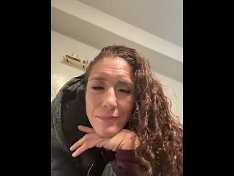 PetitemarieeThaReal online show from November 13, 2025, 4:05 am