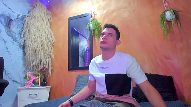 Jax Thunder online show from February 13, 2026, 1:33 pm