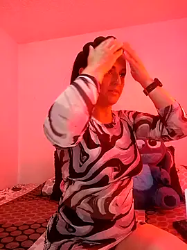 Snapshot of ScarlettJane chatting on November 2, 2025, 7:19 pm ScarlettJane online show from November 2, 2025, 7:19 pm