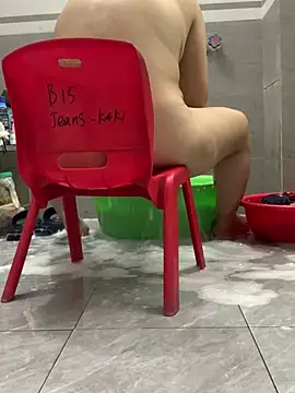 HinayLa online show from April 14, 2026, 1:27 pm