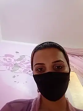Snapshot of SandyAmr chatting on July 19, 2026, 8:23 am SandyAmr online show from July 19, 2026, 8:23 am