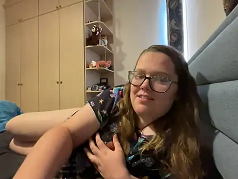 Scarletcum22 online show from November 8, 2025, 12:09 pm