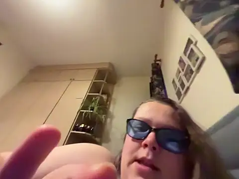 Snapshot of Scarletcum22 chatting on January 14, 2026, 7:34 am Scarletcum22 online show from January 14, 2026, 7:34 am