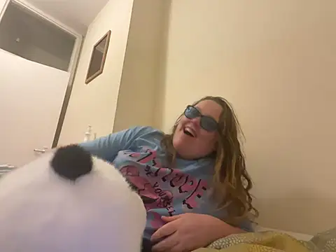 Snapshot of Scarletcum22 chatting on February 4, 2026, 9:10 pm Scarletcum22 online show from February 4, 2026, 9:10 pm