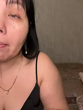 Snapshot of Love__Mom chatting on January 18, 2026, 2:42 pm Love Mom online show from January 18, 2026, 2:42 pm