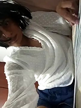 Snapshot of sophiasleepy1 chatting on October 23, 2025, 6:17 pm sophiasleepy1 online show from October 23, 2025, 6:17 pm