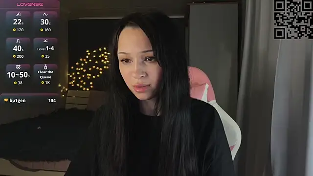 ella simons online show from April 17, 2026, 10:34 pm