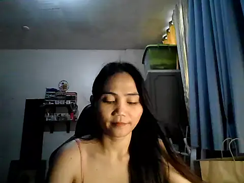 Snapshot of Sexytummy26 chatting on December 17, 2025, 11:21 pm Sexytummy26 online show from December 17, 2025, 11:21 pm