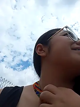 Snapshot of Samara_Outdoors chatting on October 21, 2025, 5:45 pm Samara Outdoors online show from October 21, 2025, 5:45 pm