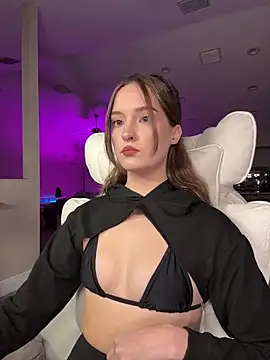 Snapshot of AngieFae_ chatting on October 23, 2025, 12:42 am AngieFae online show from October 23, 2025, 12:42 am