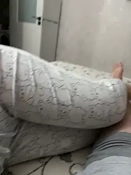 Maria-Cristi11 online show from November 3, 2025, 5:16 pm