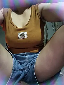 chipu06 online show from June 17, 2026, 12:26 pm