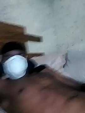 loVbRo1 online show from November 11, 2025, 7:41 pm