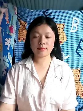 lisa-bae00 online show from May 11, 2026, 1:12 pm