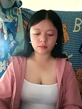 lisa-bae00 online show from May 2, 2026, 12:05 am