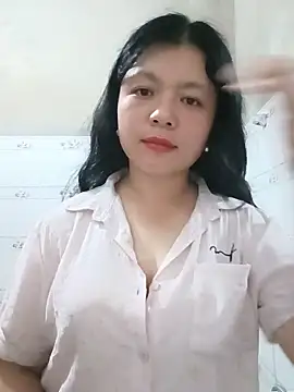 lisa-bae00 online show from May 24, 2026, 12:27 pm