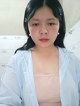 lisa-bae00 online show from May 27, 2026, 3:03 am