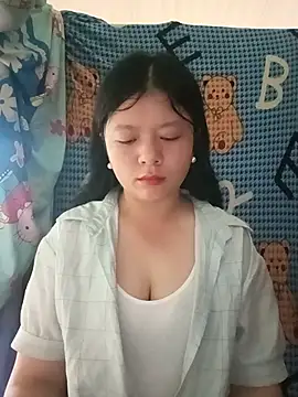 lisa-bae00 online show from May 19, 2026, 11:23 pm