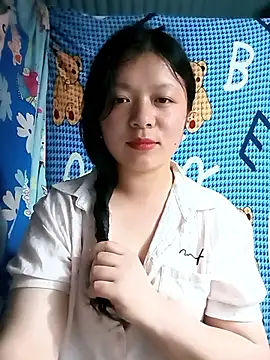 lisa-bae00 online show from May 11, 2026, 2:45 pm