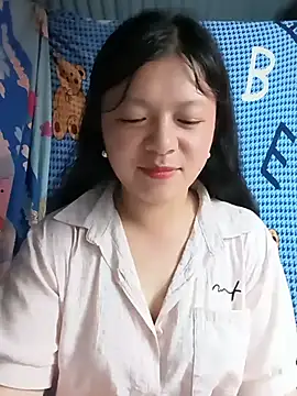 lisa-bae00 online show from May 15, 2026, 1:31 pm