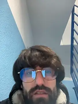 Snapshot of Paapii1098 chatting on December 3, 2025, 9:14 pm Paapii1098 online show from December 3, 2025, 9:14 pm