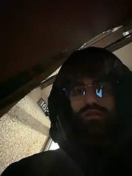 Snapshot of Paapii1098 chatting on December 16, 2025, 12:48 am Paapii1098 online show from December 16, 2025, 12:48 am