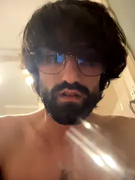 Snapshot of Paapii1098 chatting on January 6, 2026, 11:20 pm Paapii1098 online show from January 6, 2026, 11:20 pm