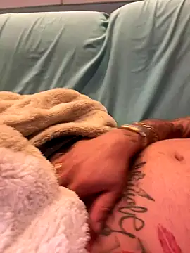 gitanoMad online show from October 27, 2025, 1:17 am