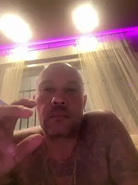 Snapshot of gitanoMad chatting on April 11, 2026, 10:13 pm gitanoMad online show from April 11, 2026, 10:13 pm