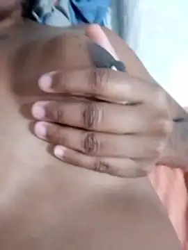 Snapshot of Jennyy31 chatting on December 15, 2025, 5:08 pm Jennyy31 online show from December 15, 2025, 5:08 pm