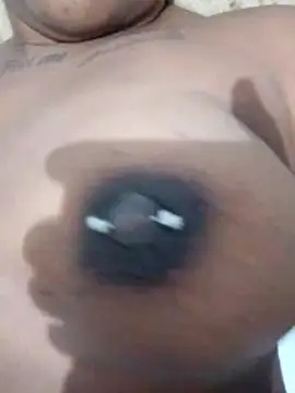 Snapshot of Jennyy31 chatting on December 19, 2025, 1:20 am Jennyy31 online show from December 19, 2025, 1:20 am