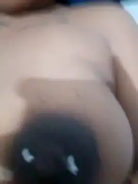 Snapshot of Jennyy31 chatting on November 10, 2025, 9:58 am Jennyy31 online show from November 10, 2025, 9:58 am