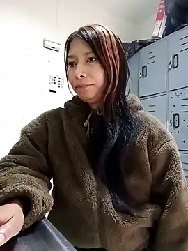 Snapshot of Sakura_yummy chatting on October 21, 2025, 12:48 pm Sakura yummy online show from October 21, 2025, 12:48 pm