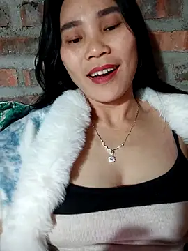 Bear bear0 online show from February 11, 2026, 3:23 pm