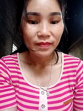 Snapshot of Bear_bear0 chatting on April 6, 2026, 1:56 am Bear bear0 online show from April 6, 2026, 1:56 am