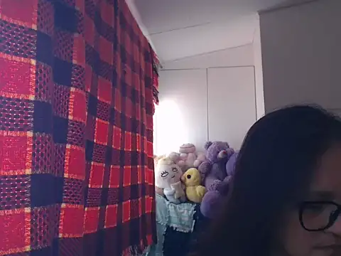 Snapshot of Kinkybela2025 chatting on April 6, 2026, 3:57 am Kinkybela2025 online show from April 6, 2026, 3:57 am