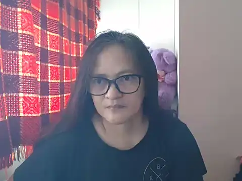 Snapshot of Kinkybela2025 chatting on March 27, 2026, 12:08 am Kinkybela2025 online show from March 27, 2026, 12:08 am