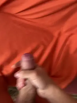 iCum uCum online show from December 3, 2025, 7:52 am