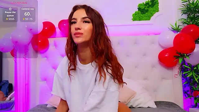 Snapshot of ElisaCharm chatting on February 14, 2026, 5:07 am ElisaCharm online show from February 14, 2026, 5:07 am