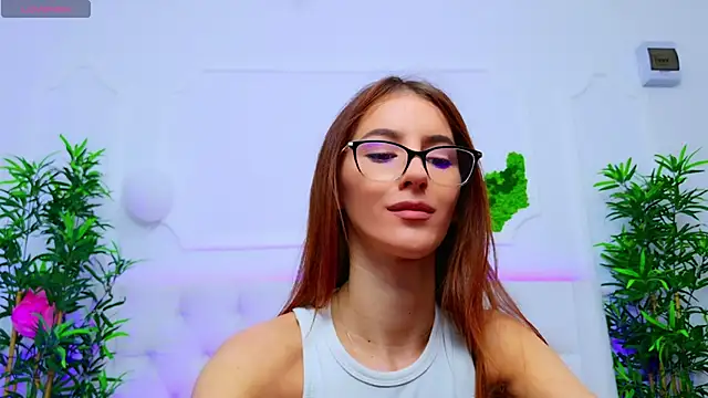 Snapshot of ElisaCharm chatting on October 27, 2025, 4:57 am ElisaCharm online show from October 27, 2025, 4:57 am