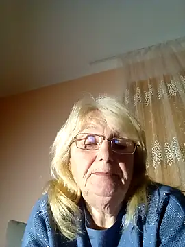 Snapshot of AmyLove353 chatting on October 24, 2025, 9:58 pm AmyLove353 online show from October 24, 2025, 9:58 pm